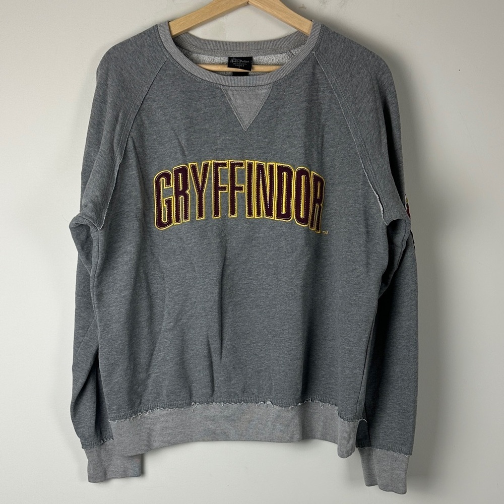 Harry Potter Warner Bros. Gryffindor Crewneck Sweater - Grey, Size Large - Picture 6 of 9